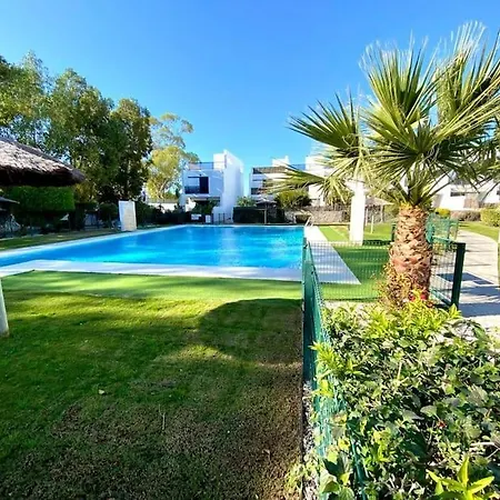 Casa Julia Fantastico Adosado Con Piscina. Holiday home Conil De La Frontera